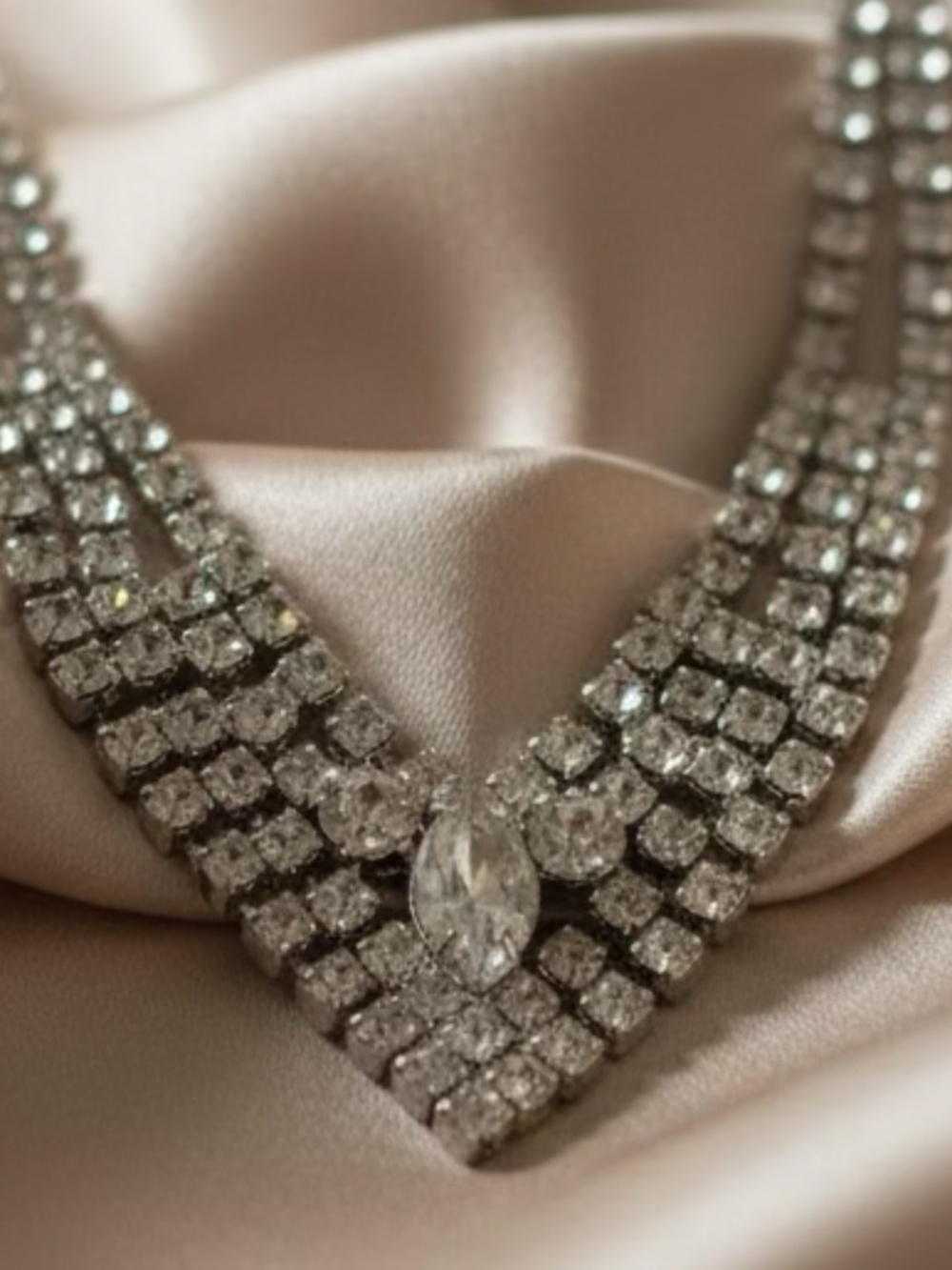 Gorgeous 1950’s Rhinestone Bib Necklace Silver Tone